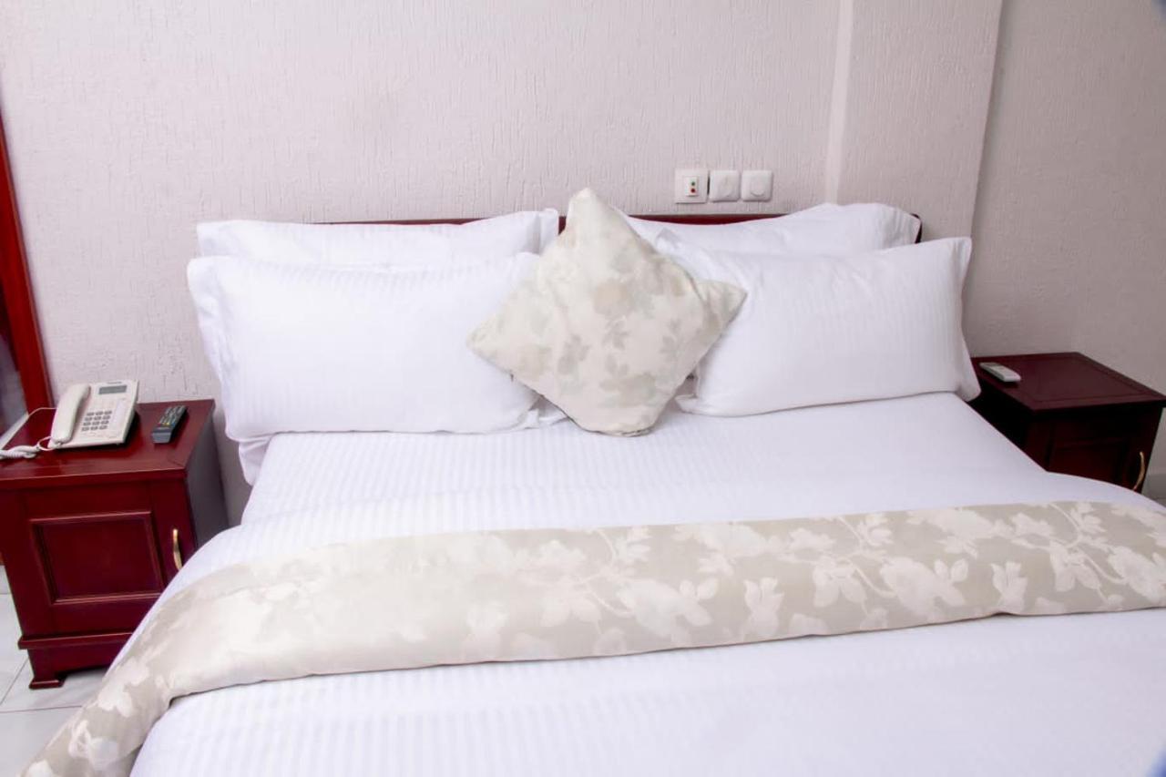 Residence Le Bonheur - Serviced apartment by Douala Airport/Mall Extérieur photo